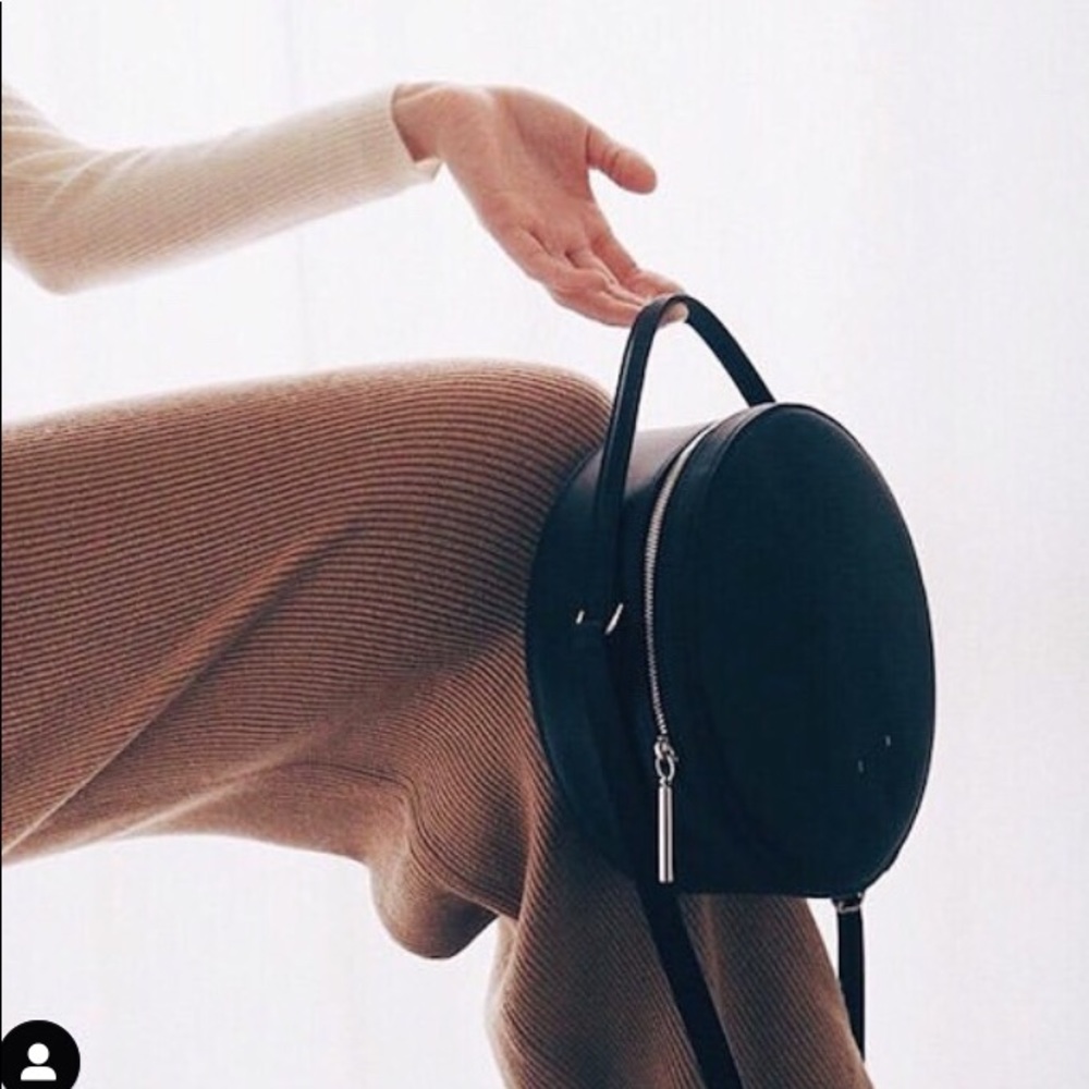 PB 0110 AB38 Circle Shoulder Bag